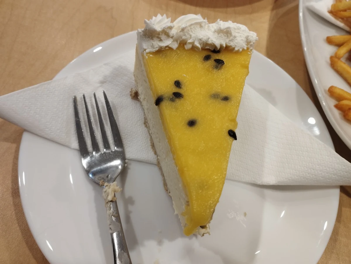 Cheese Cake, MeowMe Cat Cafe