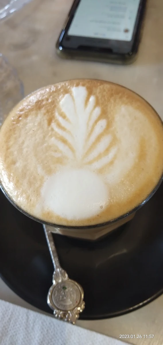 Caffè Latte, Flavours Patisserie Cafe