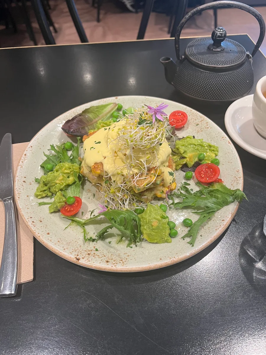 Highlights, Miss Carter Cafe