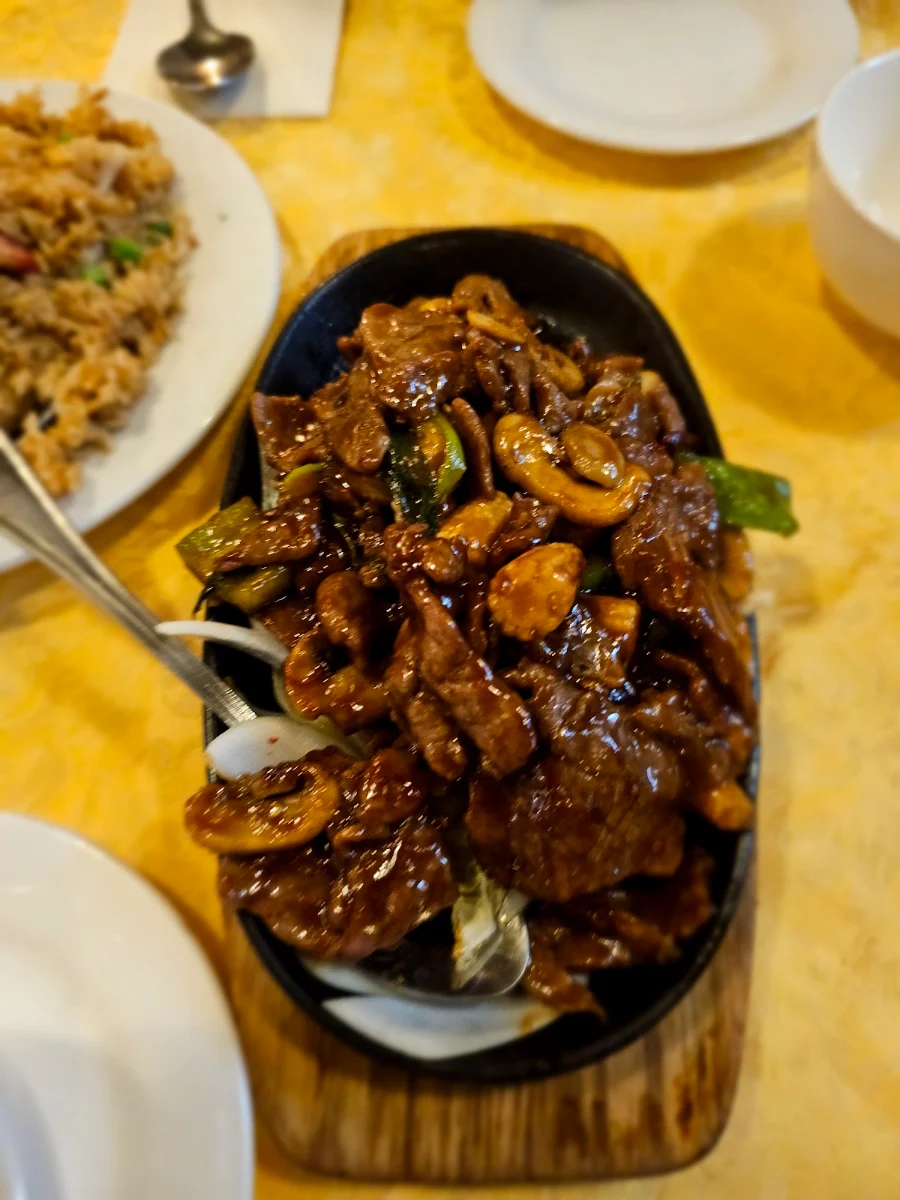 Highlights, Golden Sea Dragon Chinese Restaurant