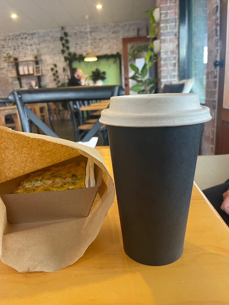 Latte, POPPY & PIP CAFE