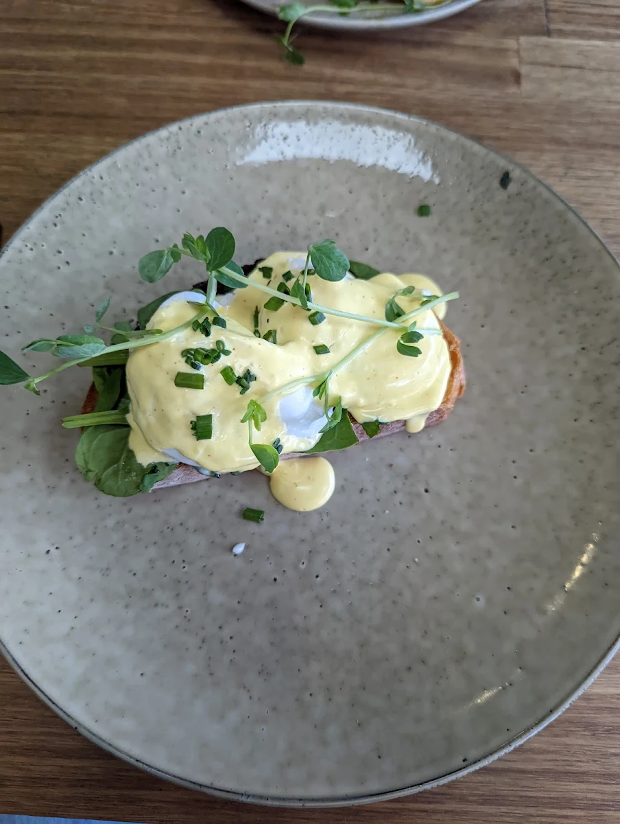 Eggs Benedict, Green Coast Coffee