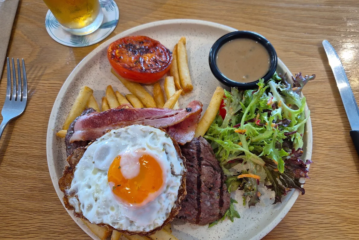 Mixed Grill, Kings Park Tavern