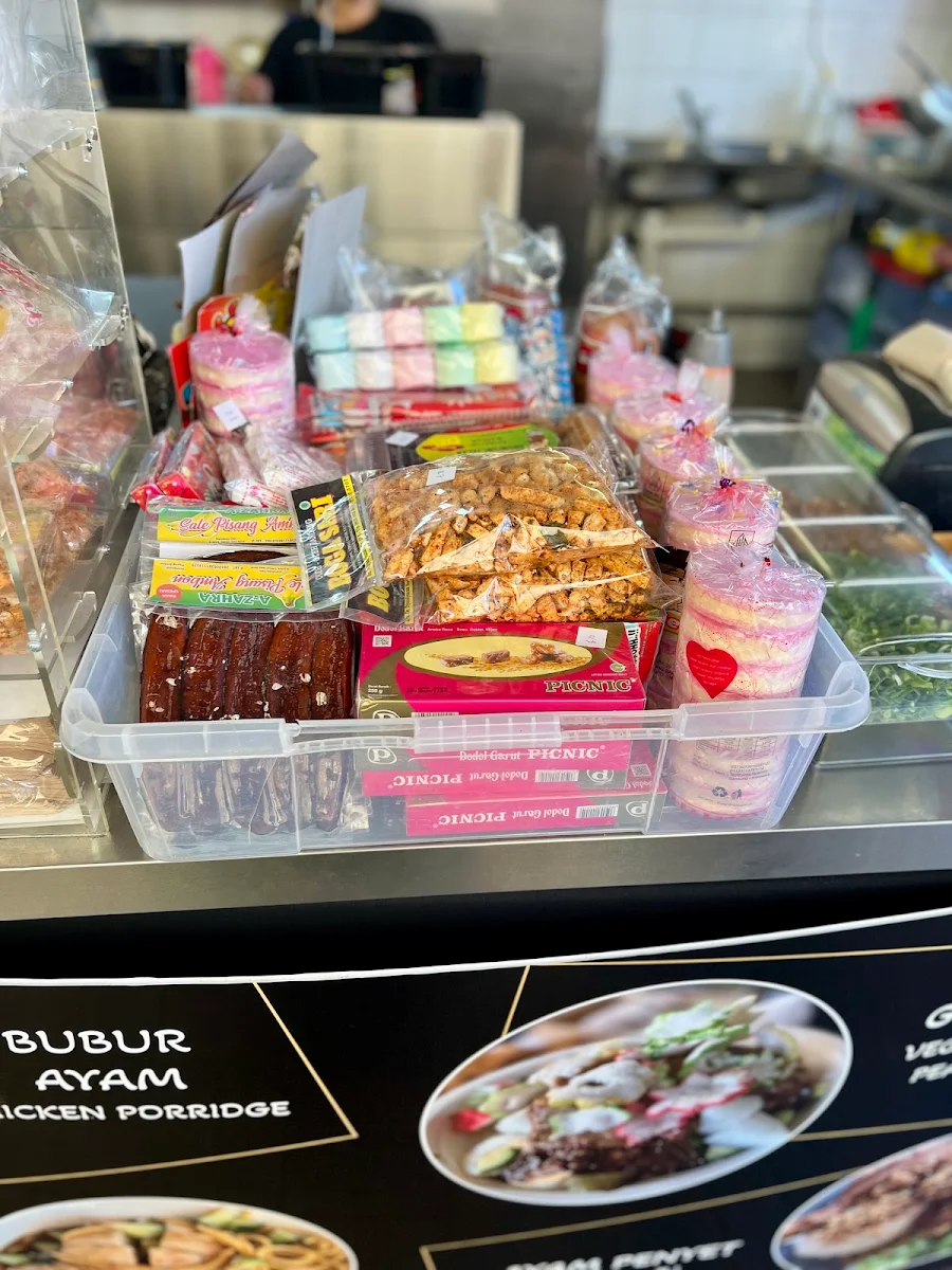 Snacks, Warung Madeley