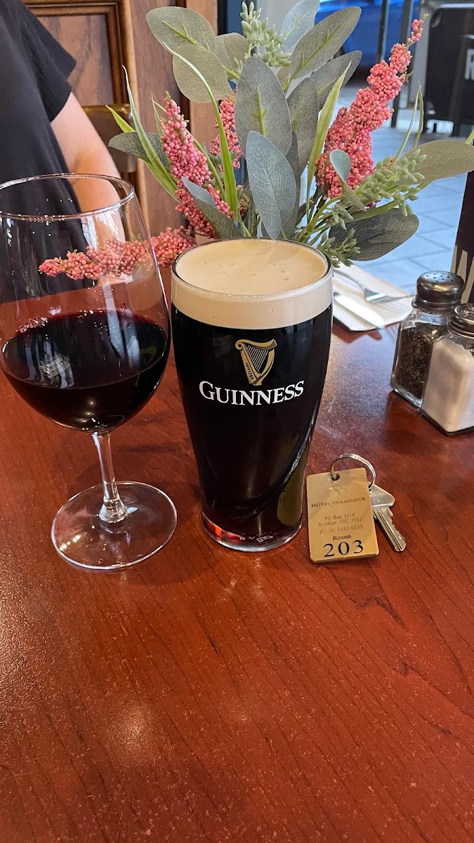 Highlights, Shamrock Hotel Cafe