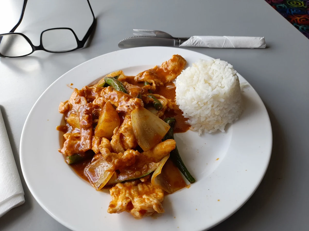 Panang Chicken and Steamed Rice