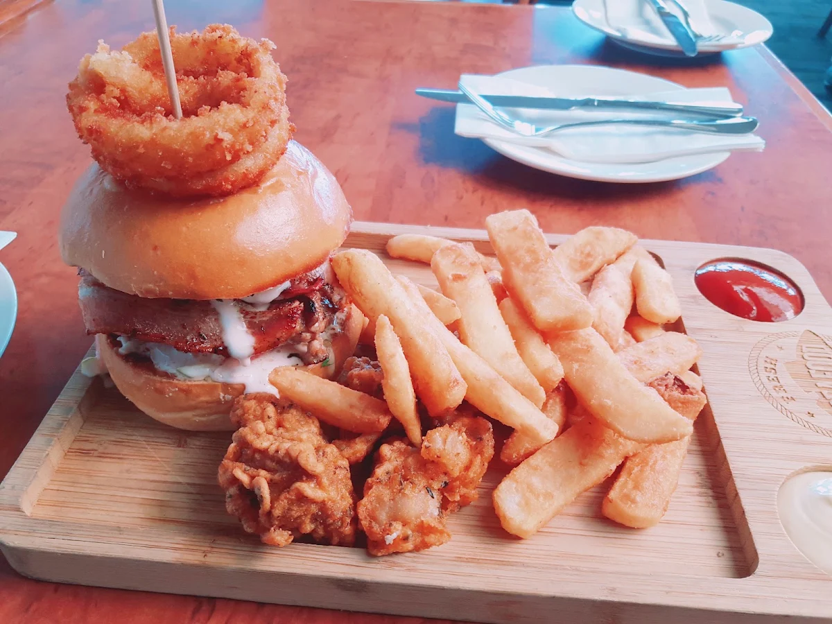 Crazy BBQ Burger, Henley Beach Hotel