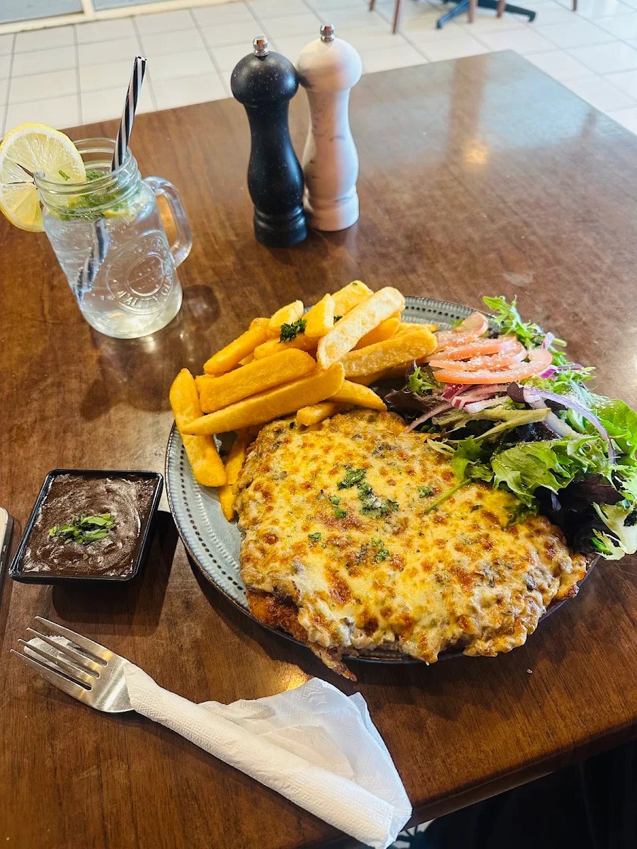 Highlights, Mediterranean Pizza & Pasta Restaurant