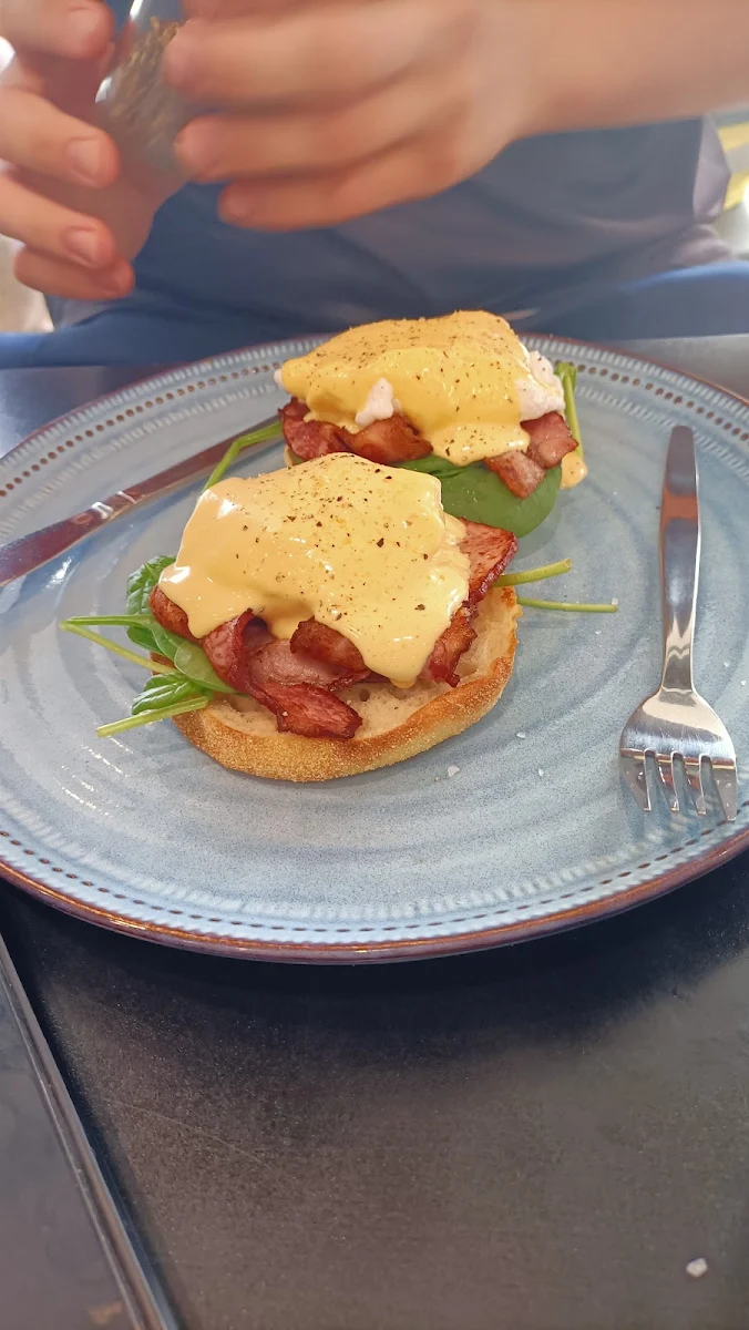 Highlights, Se7ven Cafe & Takeaway noodle bar