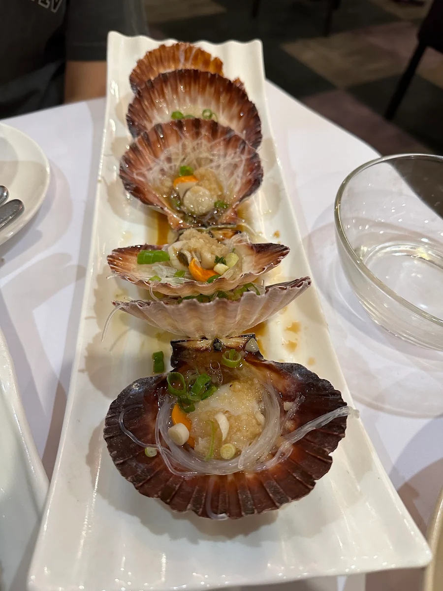 Steamed Scallops with Garlic & Vermicelli 4 pcs