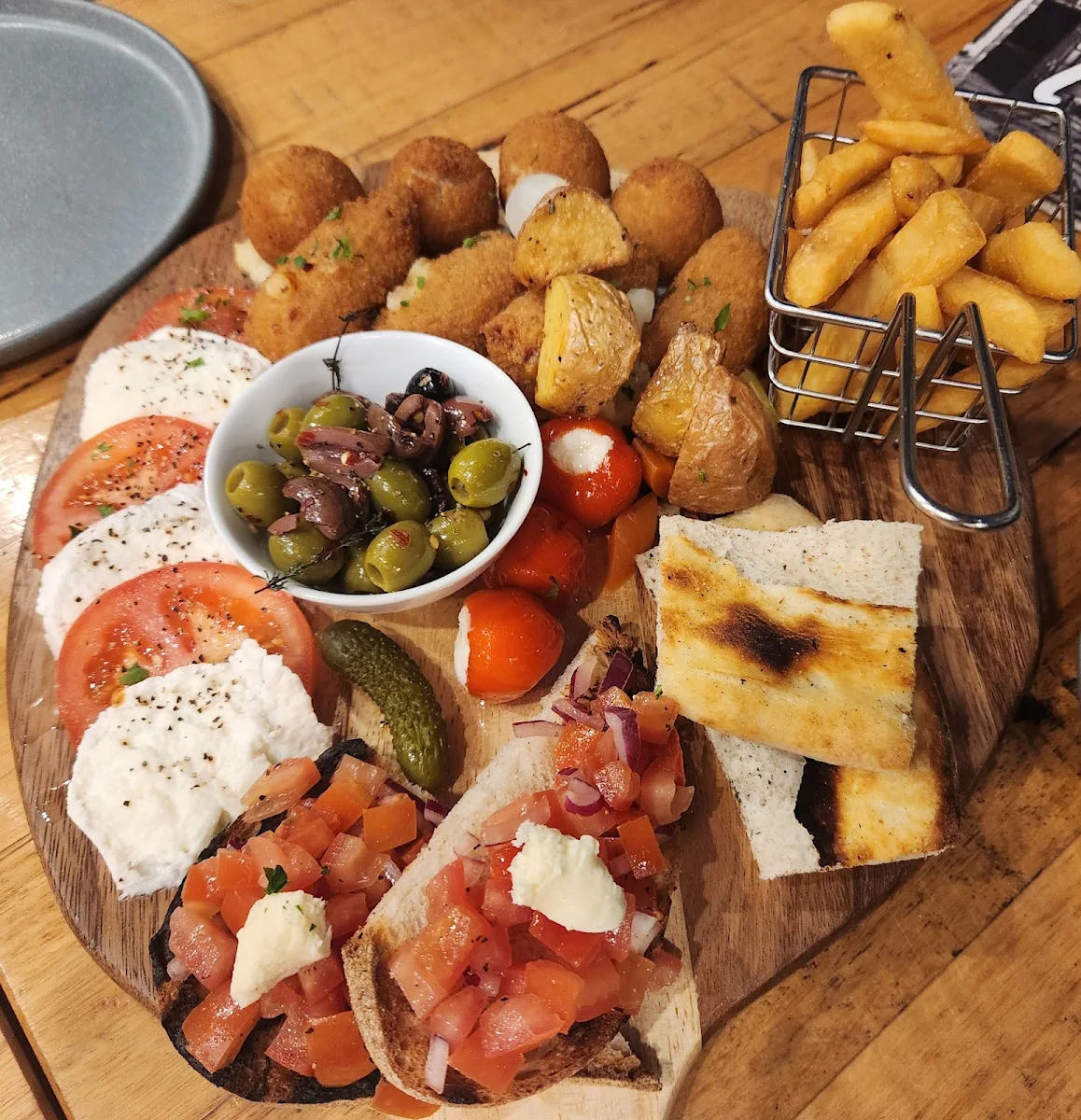 Shared Entree Platter, 90 Secondi
