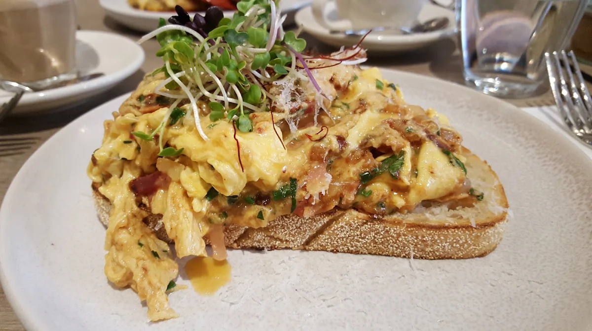 Chill Scrambled Eggs, Sloane Ranger