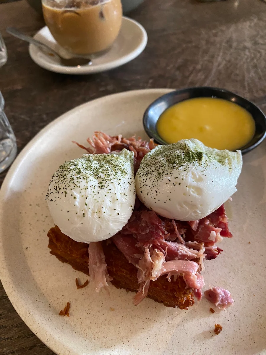 Ham Hock Benedict, Sloane Ranger