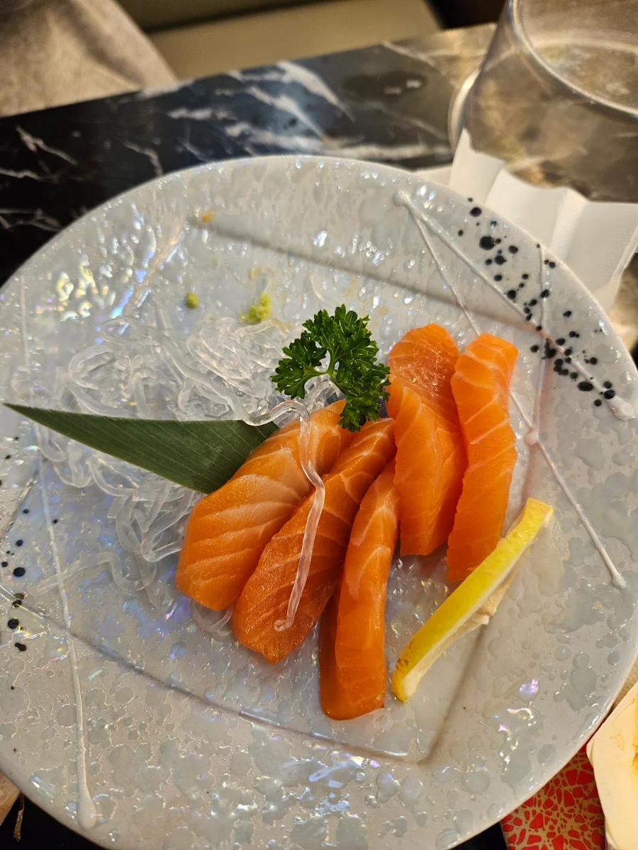 Salmon Sashimi 7pcs