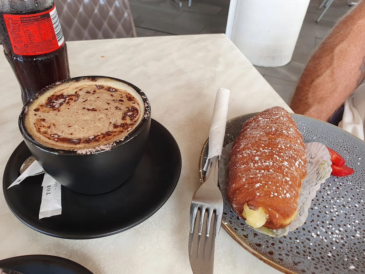 Cappuccino & Cake, Cafe On the Bay