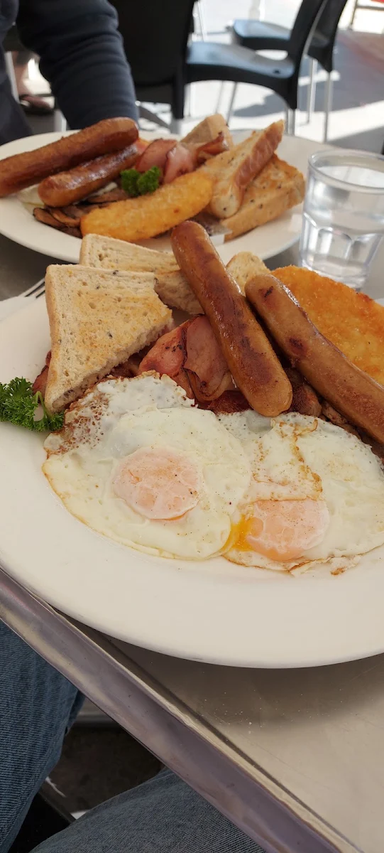 Highlights, DCE Café