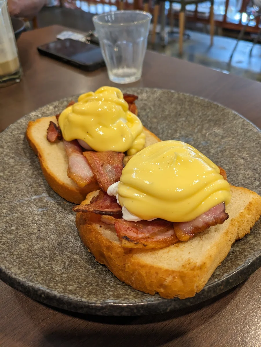 Eggs Benedict