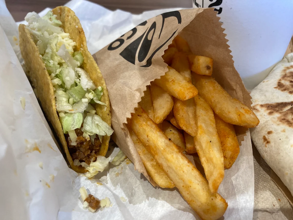 Beef Taco & Small Chips, Taco Bell Blacktown Westpoint