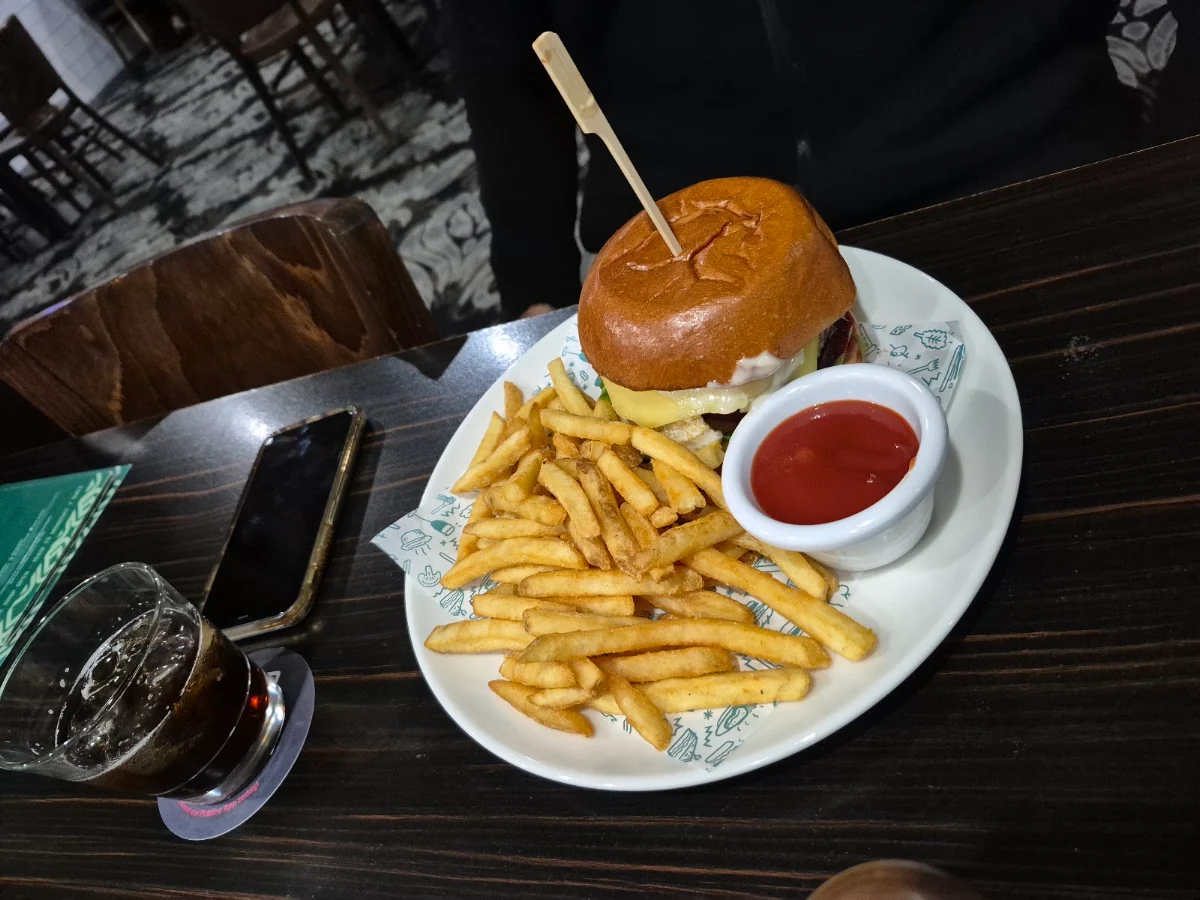 Highlights, Restaurant at the Shamrock Hotel