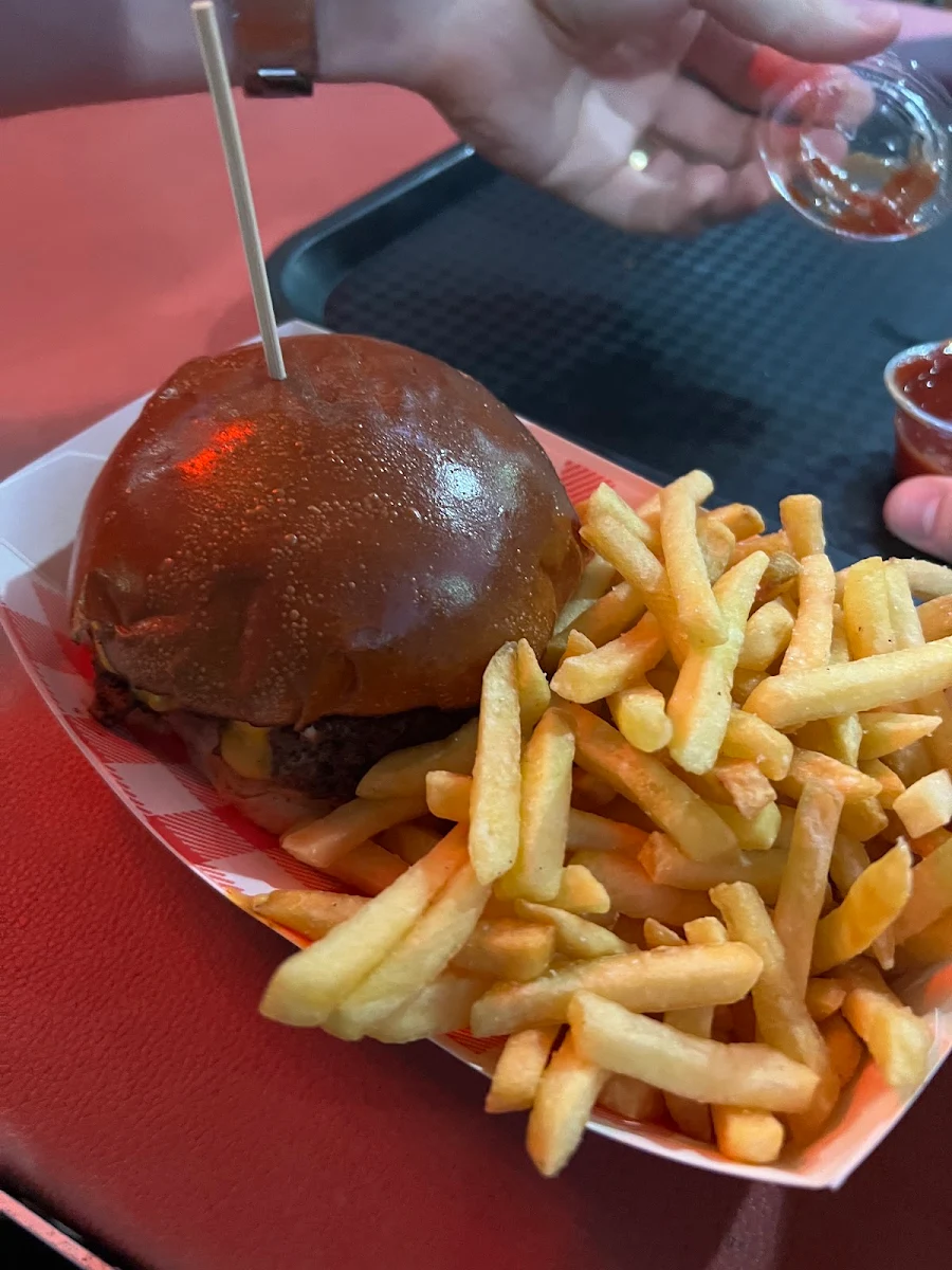 Cheese Burger, Batch Burgers