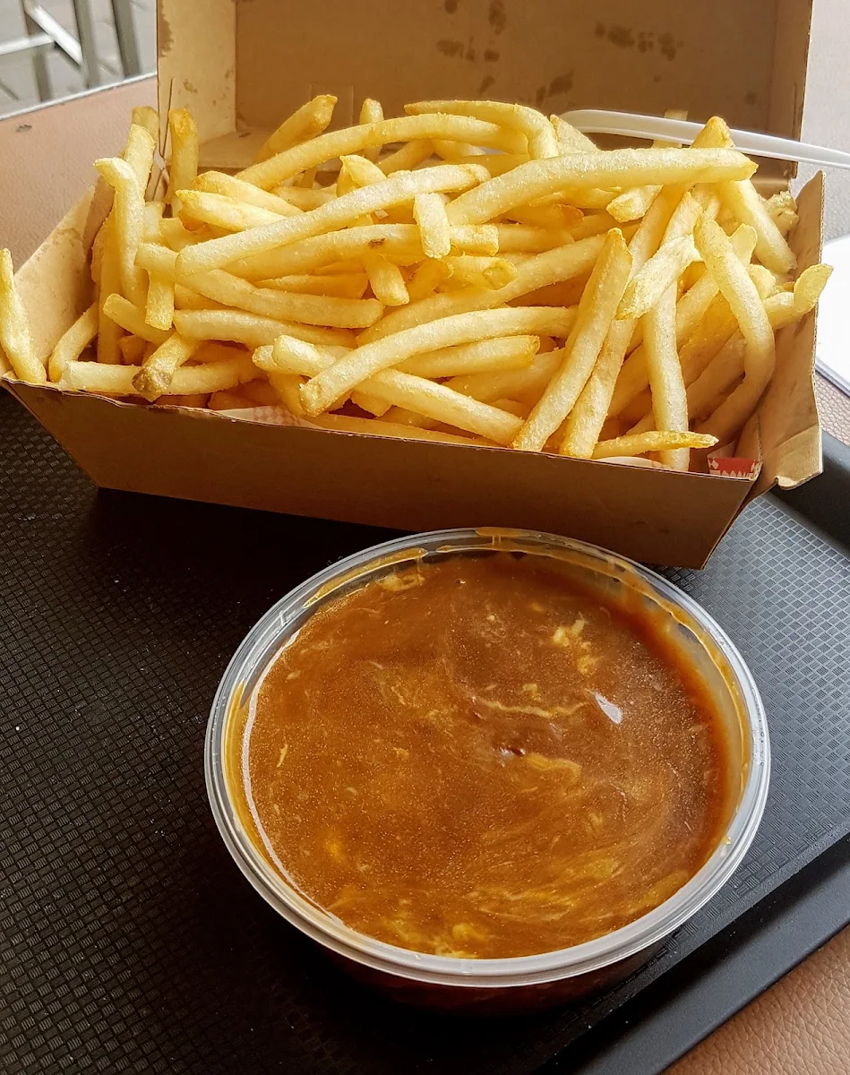 Poutine, Batch Burgers