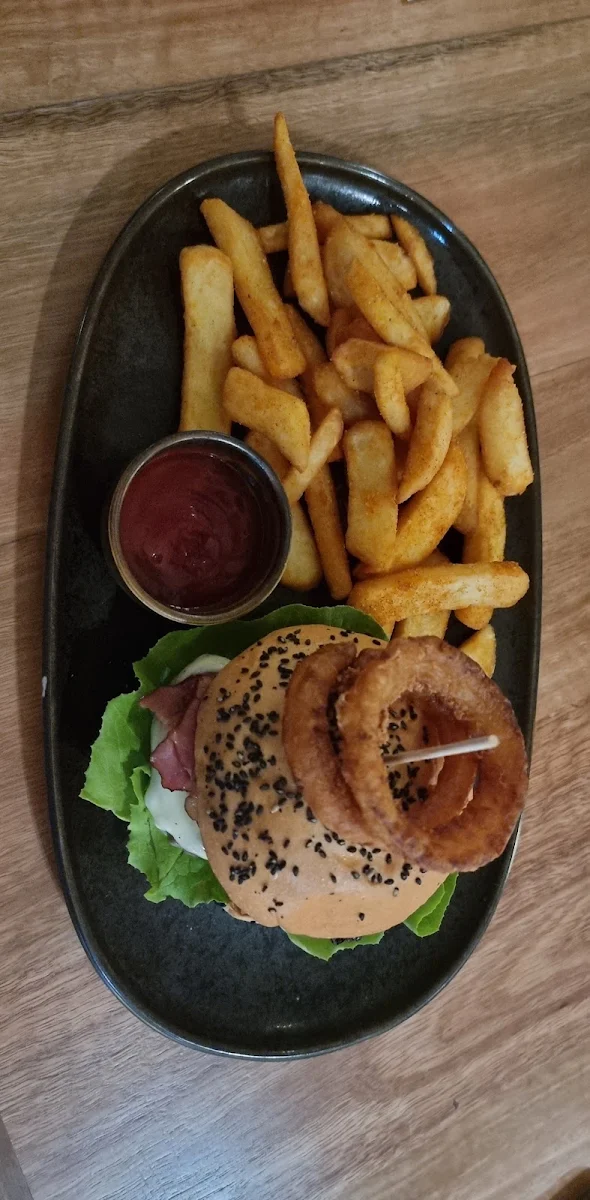 Truffle, Railway Hotel Gosford Bar & Steakhouse