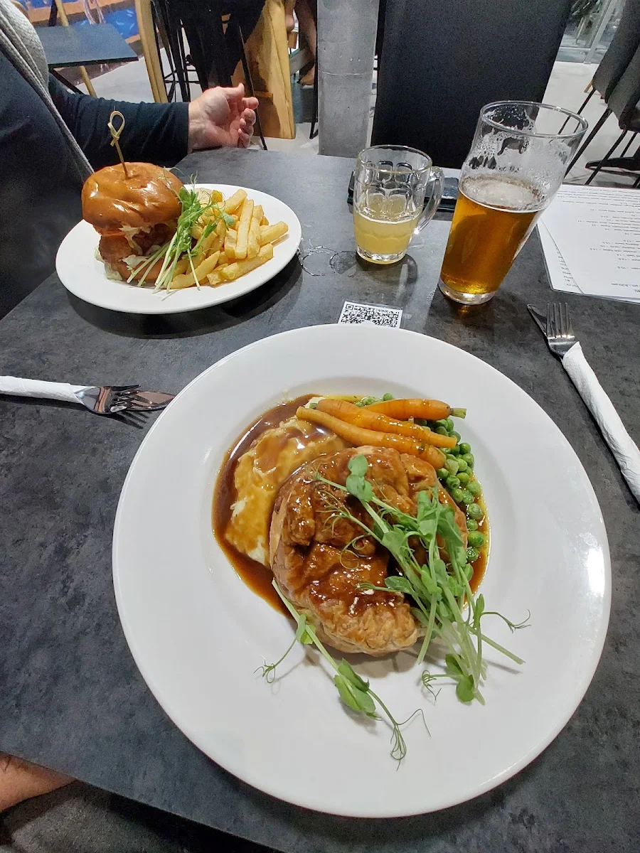 Chicken Burger, Batavia Brewing
