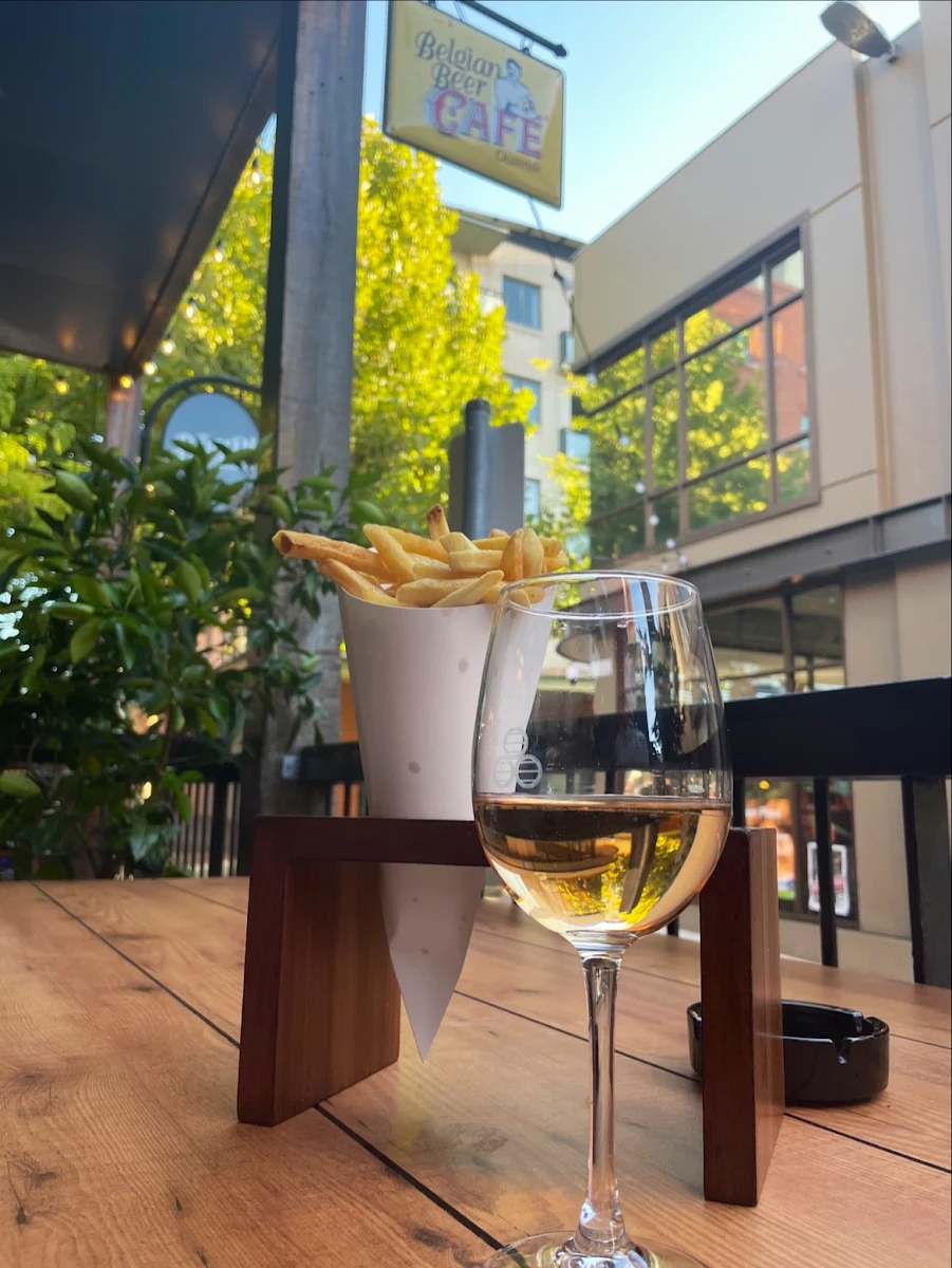 Hot Chips, The Laneway Social, East End