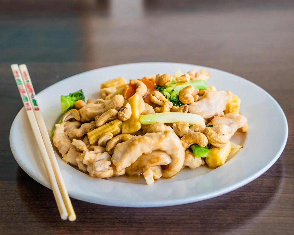 Highlights, Golden Lotus Chinese Restaurant