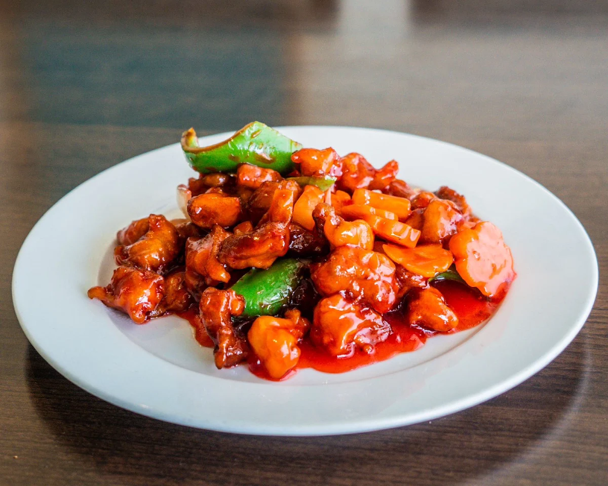 Highlights, Golden Lotus Chinese Restaurant