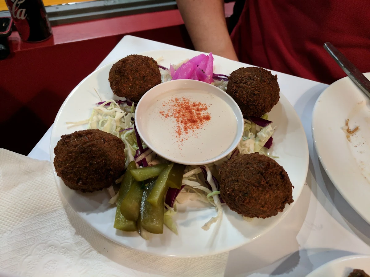 Highlights, Eddie's Lebanese Eatery
