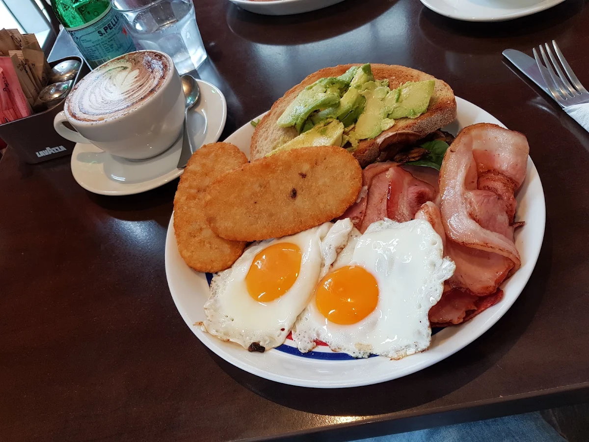 Full Breakfast, Naxeion Cafe