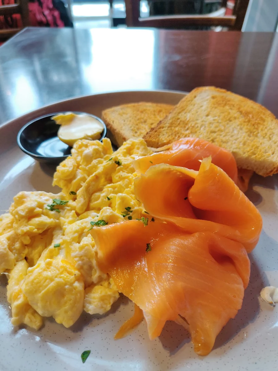 Salmon & Scramble, Naxeion Cafe