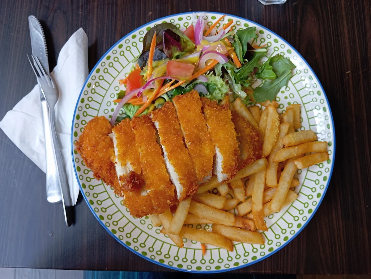 Schnitty, Naxeion Cafe