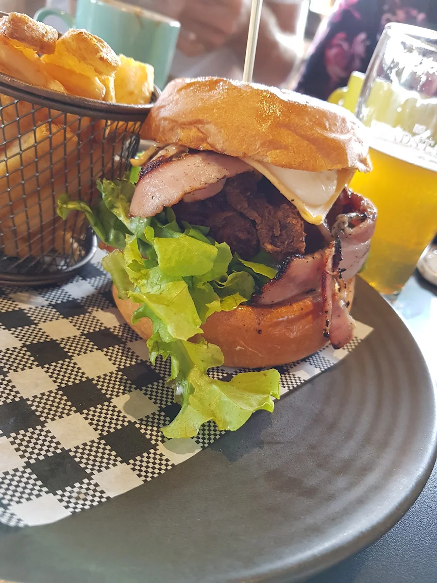 Chicken Burger, Kitchen8 Cafe