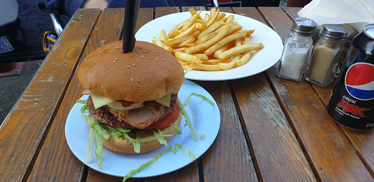 Highlights, Summerland Point Bakehouse Café