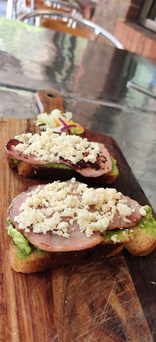 Highlights, Summerland Point Bakehouse Café