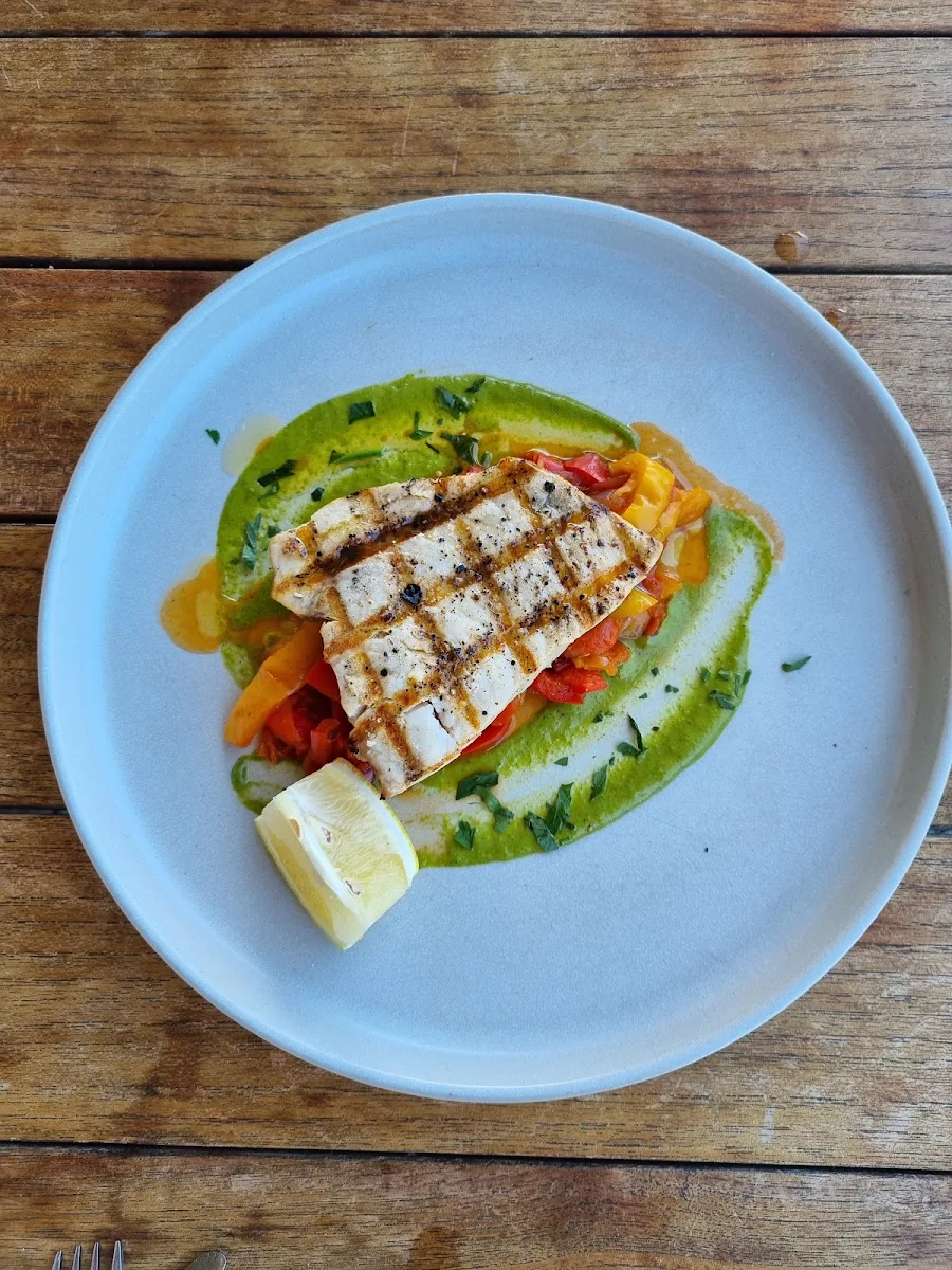 Swordfish, Isola Bar e Cibo