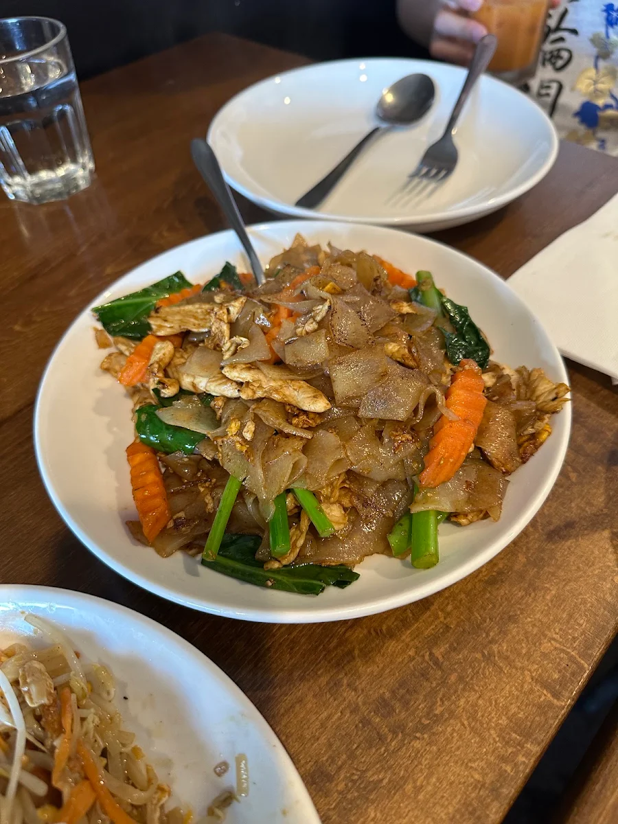 Pad See Ewe