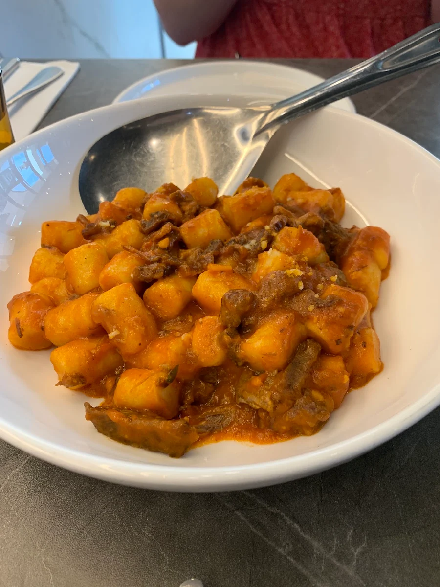 Gnocchi Beef Cheef, Enzo's Cucina