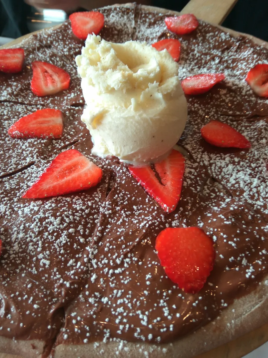 Nutella Pizza, Enzo's Cucina