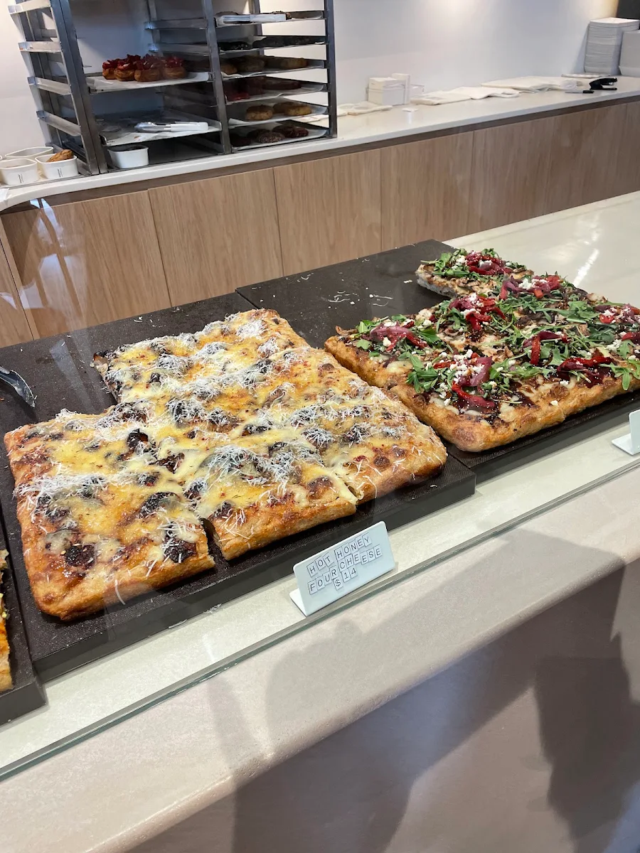 Focaccia, Happy Alley