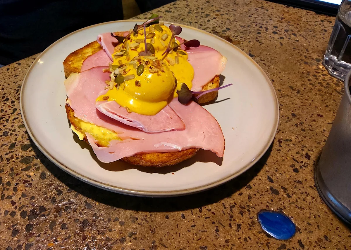 Eggs Benedict