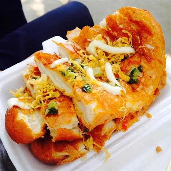 Bánh Mì Nướng Muối Ớt - Vietnamese Salty Spicy Toast