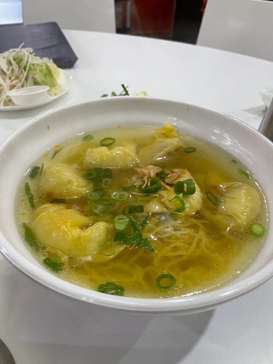 Mì Hoành Thánh - Wonton Noodle Soup