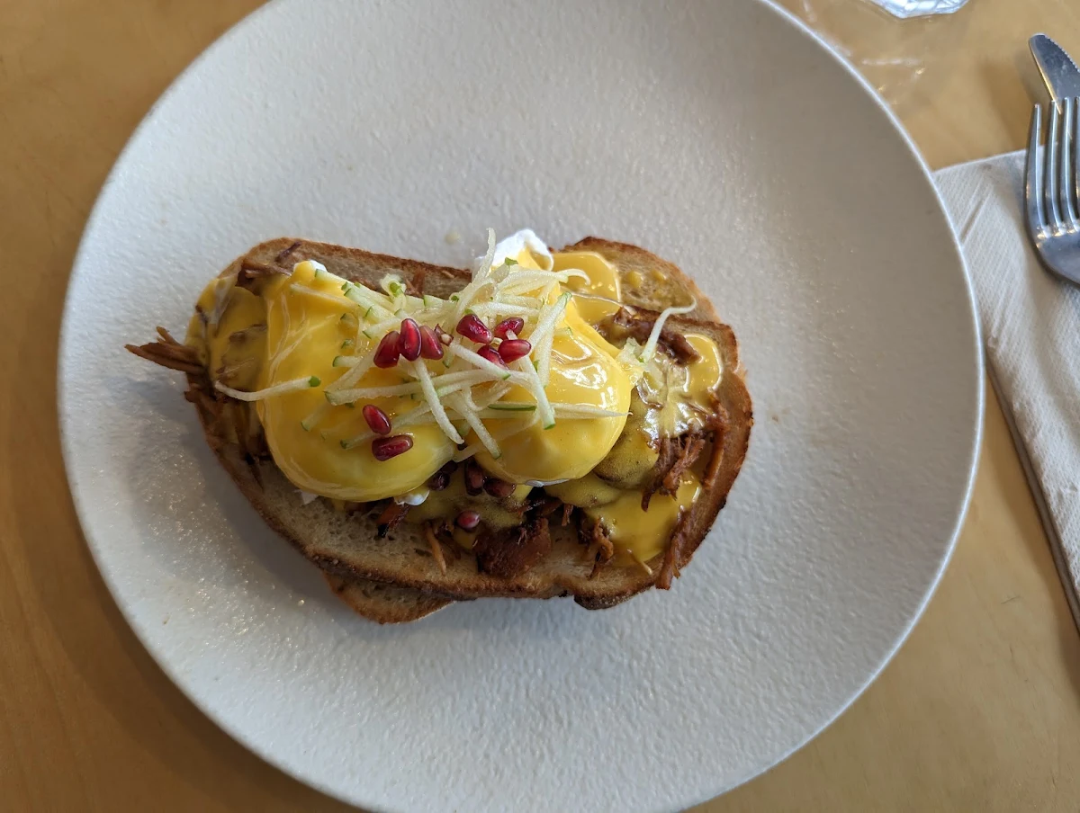 Pulled Pork Benedict