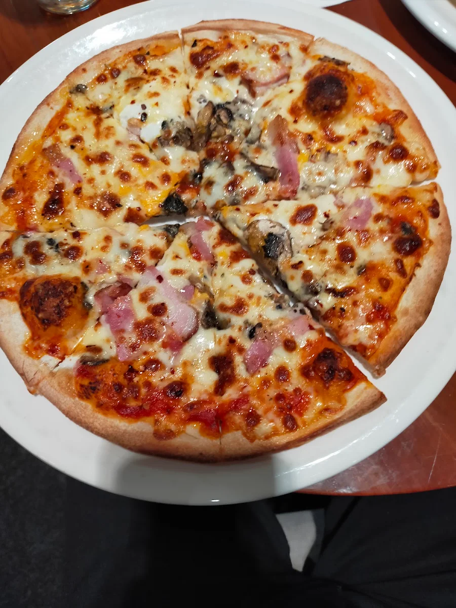 Highlights, ESCAPE PIZZERIA