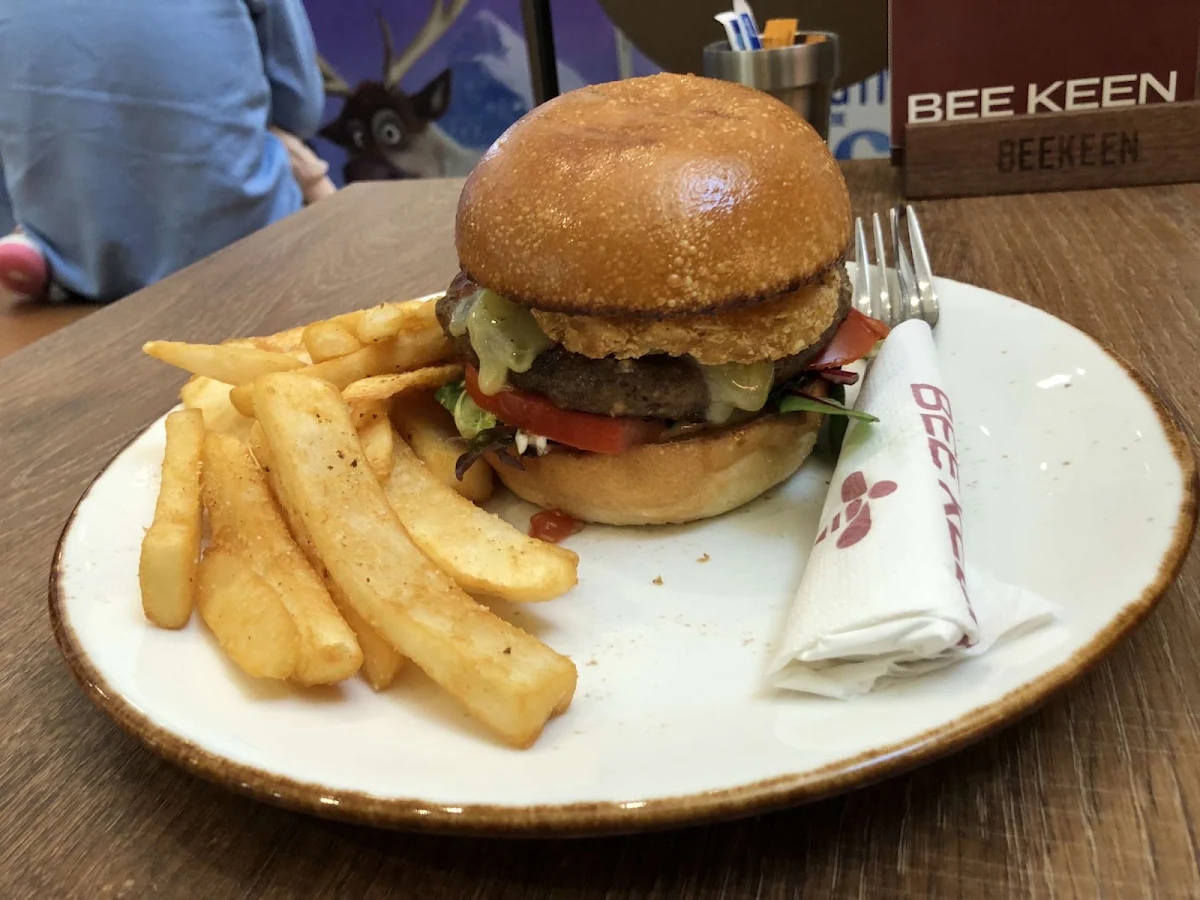 Highlights, Bee Keen Cafe Knox
