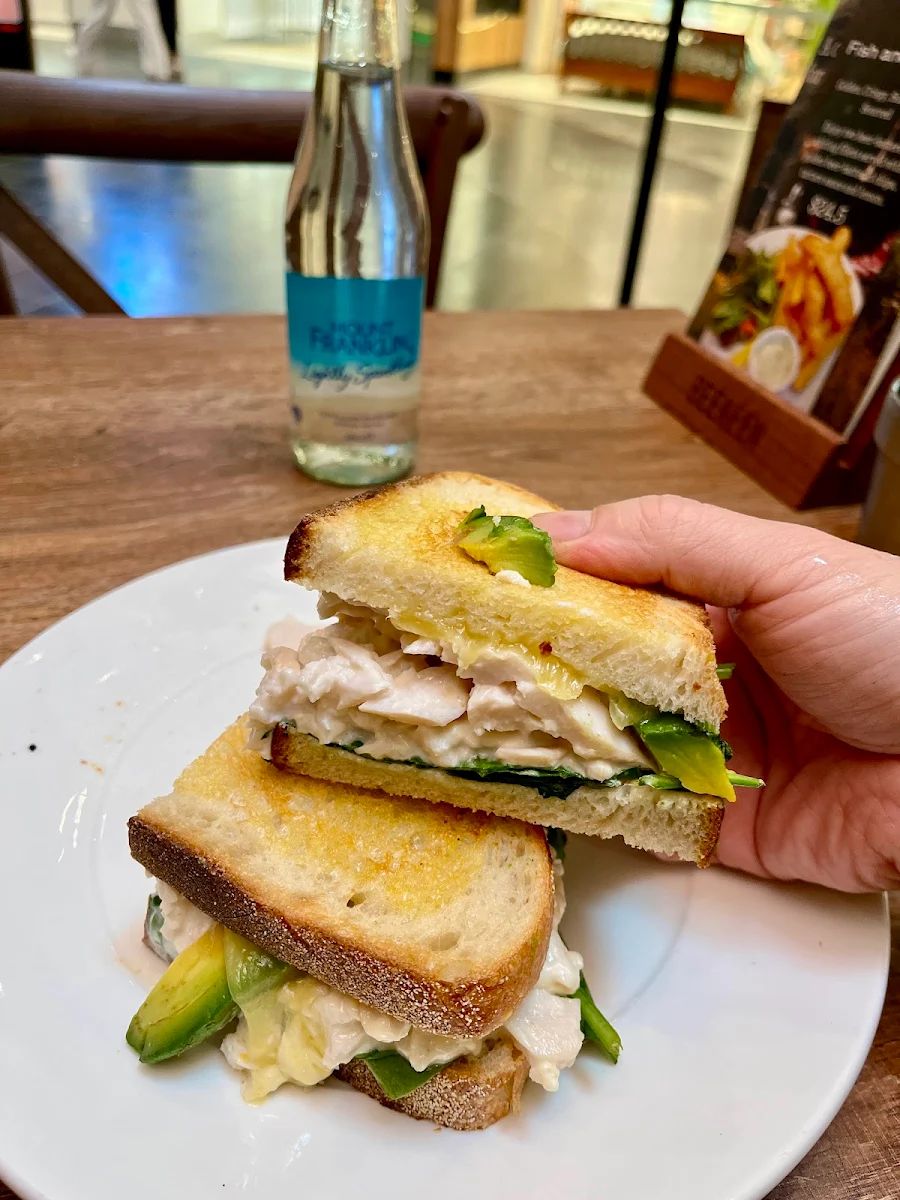 Highlights, Bee Keen Cafe Knox