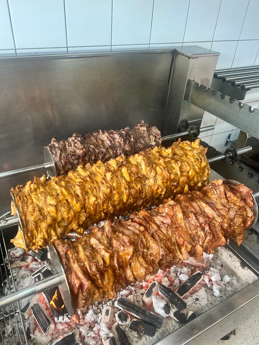 Highlights, Ela Mana Souvlaki